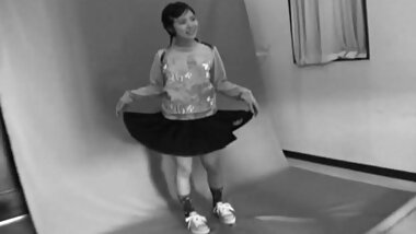 Kozue Matsushima and Natsuki Kawashima are posing