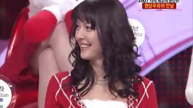 AMWF, Uzbek girl Djamilya and British Girl Eva Date Korean Actor