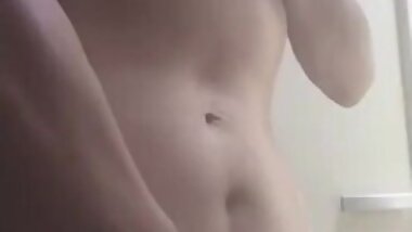 Japanese Selfie record of married woman ?masochist ?Cum with masturbation?Nasty ?Shaved pussy?orgasm