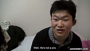 Virgin dude getting his dick wet the 1st time