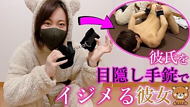 Hot girl gave him a hard orgasm with blindfolds and handcuffs in a bear cosplay - Emuyumi couple