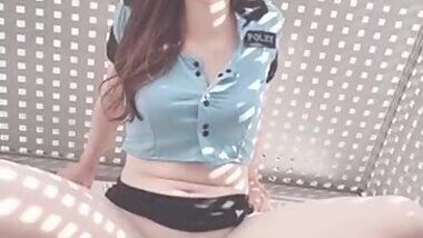 ?????????????????????????????????????????????Japanese cosplay beauty leaking pee outside