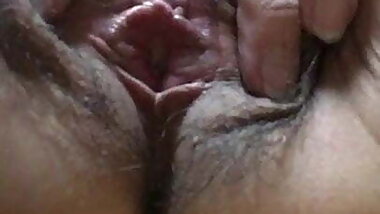 A japanese Mature shows me her experienced pussy.