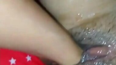 Thai girl fisting fun. ????????????????????????????????