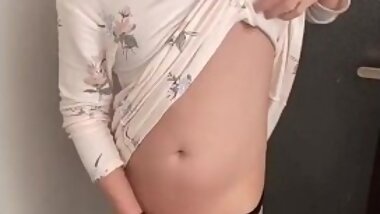 I masturbated onahole at the dressing room at midnight \ (// вИЗ //) \