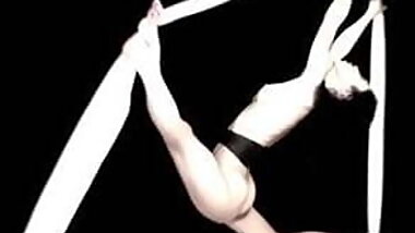 sexy japan lady artistic performance - nude sport art