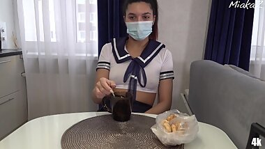 —Б–Њ—Б–∞—В—М —Б–≤–Њ—О –і–µ–≤—Г—И–Ї—Г, –Ї–Њ–љ—З–Є–ї –љ–∞ –ї–Є—Ж–Њ —И–Ї–Њ–ї—М–љ–Є—Ж–µ