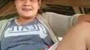 japonesa mostrando a buceta grande