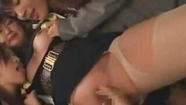 Schoolgirls Swooped Milf In Bus