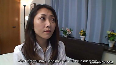 Fucking the Asian milf who gets to be creampied