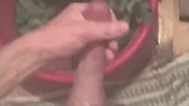 Jerking off in the bath