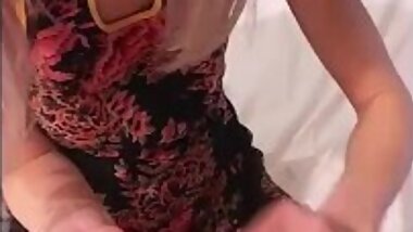 еЬ∞дЄЛгВҐгВ§гГЙгГЂгАРгГЮгГ¶гВЂгАСгГБгГ£гВ§гГКгГЙгГђгВєгАВгГ©гГЦгГЫгБЃжµіеЃ§гБІгГ≠гГЉгВЈгГІгГ≥жЙЛгВ≥гВ≠гАБгБЭгБЃгБЊгБЊжЙЛгБЂе∞Дз≤ЊгАВ