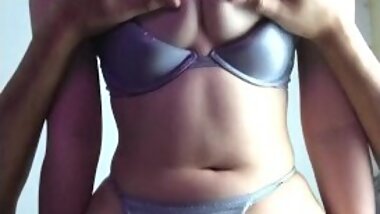 face sitting on boyfriend while he eats me out with a shaking orgasam