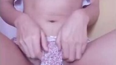 hairy tight virgin teen pussy rubbing for daddy