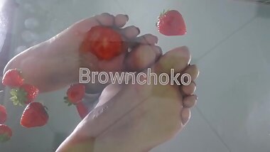 GIANTESS FOOD CRUSH Strawberry on glass table POV