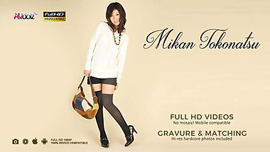 Sucking the cock and the dick in her pussy plasters her