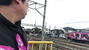 A man describing his visit to Kawaguchiko Station.