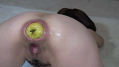 Elmer's Wife Anal fisting fruits 2
